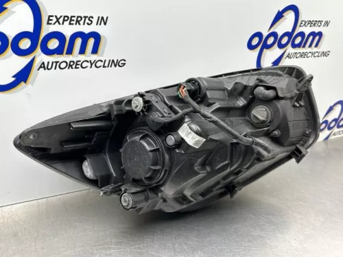 Koplamp links-8298840 (22335026)
