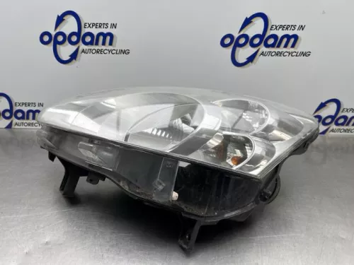 Koplamp links-8242770 (22128474)