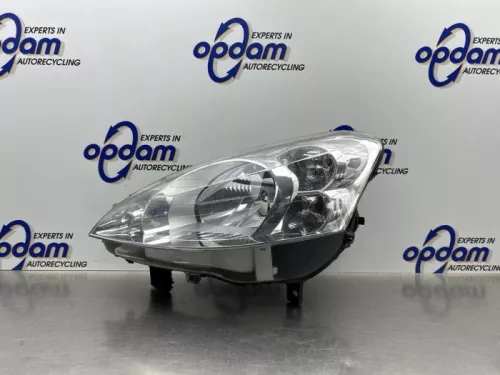 Koplamp links-8324296