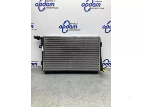 Radiateur-7859039 (17931359)