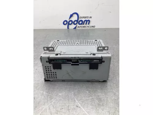 Radio-8176082 (20881378)