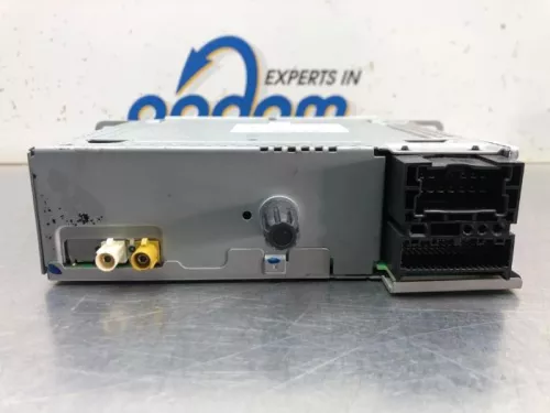 Radio-8120736 (20376477)