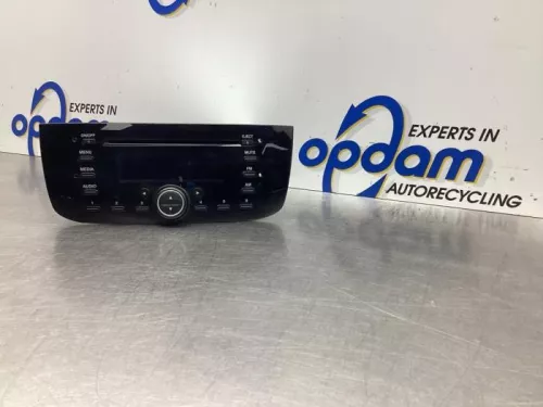 Radio-7744255