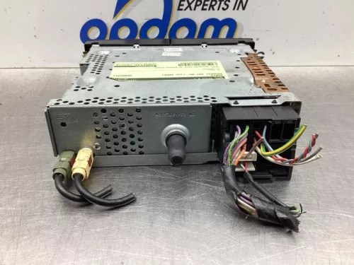 Radio-7922507 (17668105)