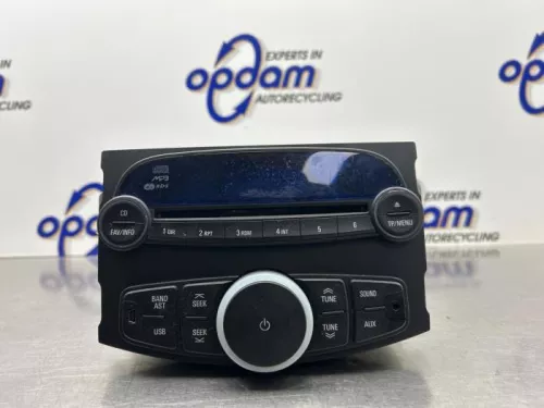 Radio CD Speler-8300918 (22360952)