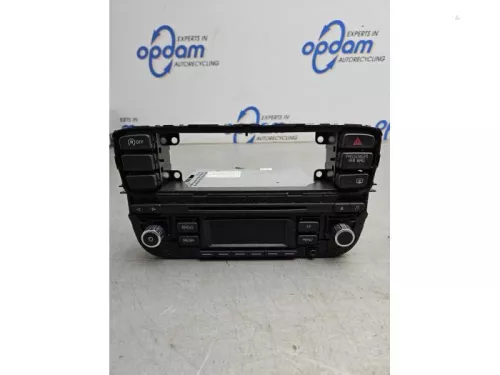Radio CD Speler-8233215 (21904832)