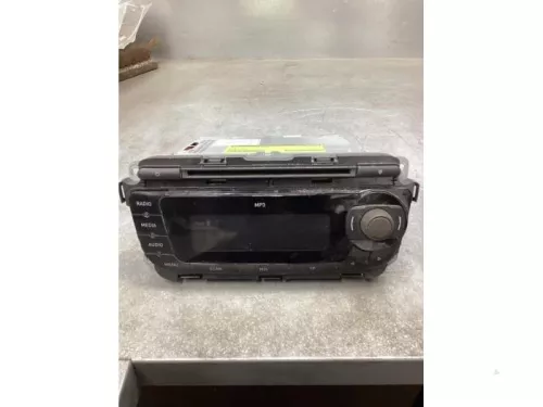 Radio CD Speler-8226511 (21173075)