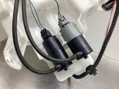 Ruitensproeiertank voor-8064679 (19511293)
