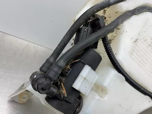 Ruitensproeiertank voor-8275056 (22171917)