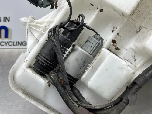 Ruitensproeiertank voor-8200924 (22487132)