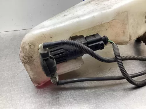 Ruitensproeiertank voor-7986395 (18128215)