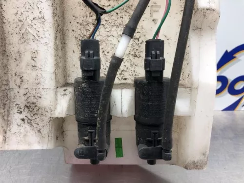 Ruitensproeiertank voor-8157065 (20948447)