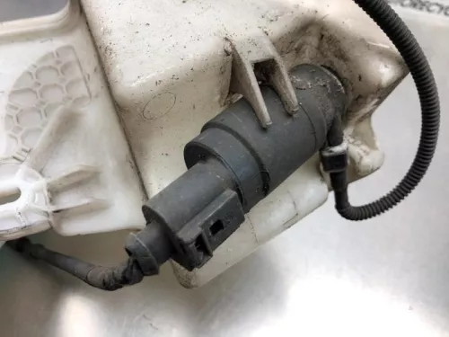 Ruitensproeiertank voor-8254358 (21838212)