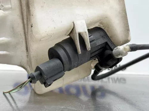 Ruitensproeiertank voor-8266133 (22363155)