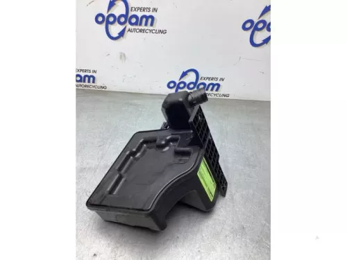 Ruitensproeiertank voor-8240516
