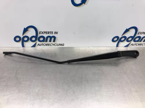 Ruitenwisserarm voor-