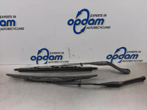 Ruitenwisserarm voor-7576994