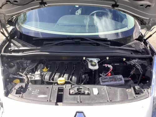 Ruitenwisserarm voor-8224286