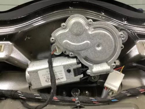 Ruitenwissermotor achter-8235154