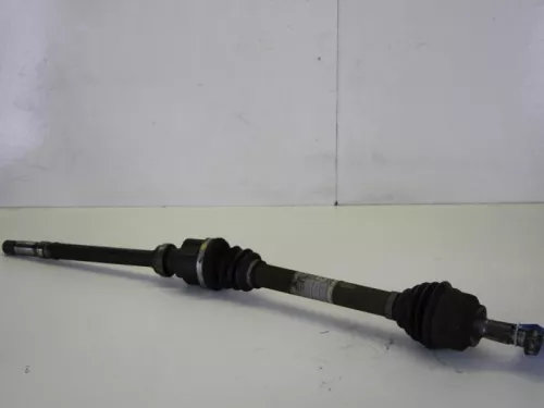 Aandrijfas rechts-voor-7884063