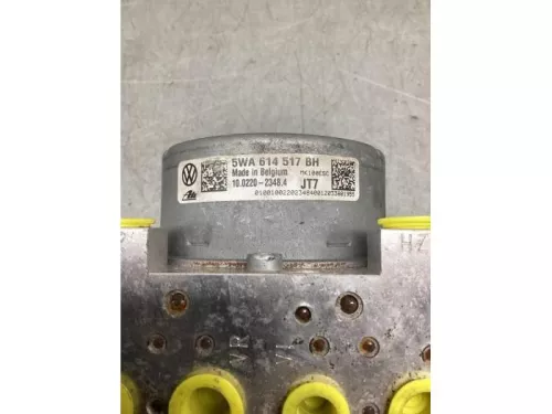 ABS Pomp-8219184 (21653578)