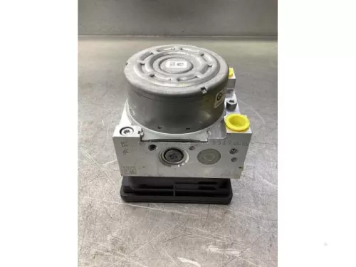 ABS Pomp-7989275 (18554067)
