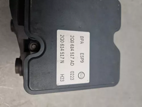 ABS Pomp-8252642 (21879191)
