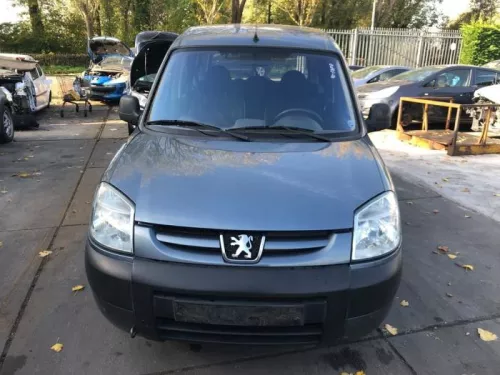 Voorbumper-7923151 (17667374)