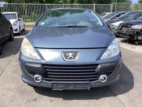 Voorbumper-8211352 (21057239)