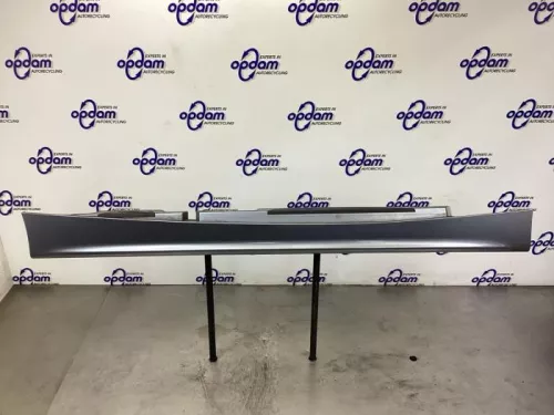 Zijskirt rechts-8306813