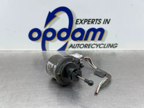 Koplampmotor-8321622