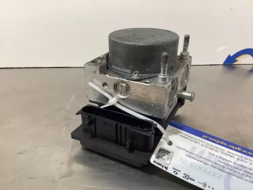 ABS Pomp-7894518