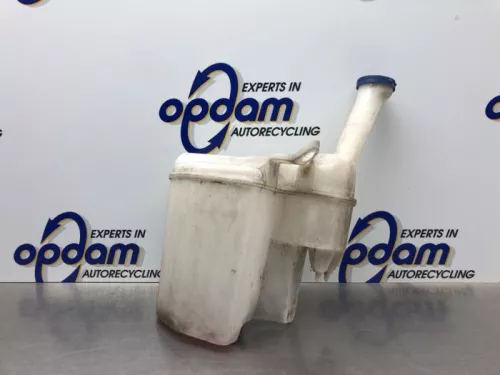 Ruitensproeiertank voor-