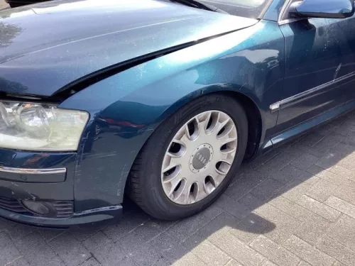 Scherm links-voor-8348843