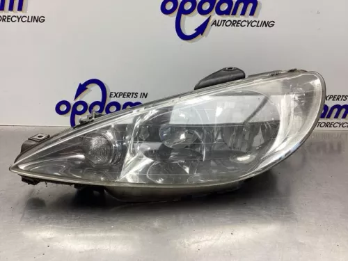 Koplamp links-8349715
