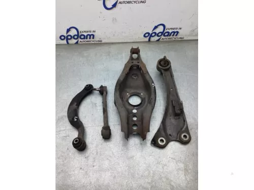 Draagarm links-achter-8293583