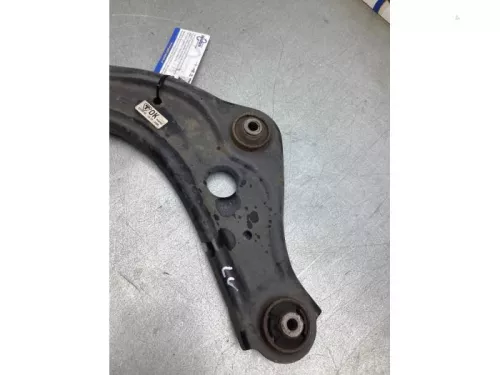 Draagarm onder links-voor-8106532