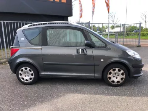 Achteras voorwielaandrijving-8173843 (20977405)