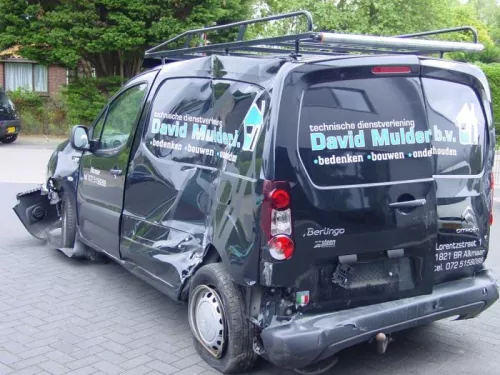 Achteras voorwielaandrijving-7582879 (6436362)