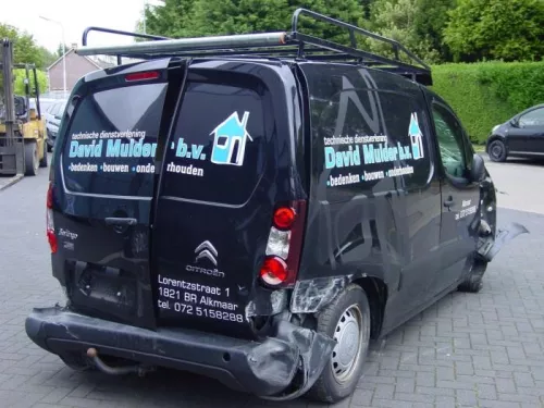 Achteras voorwielaandrijving-7582879 (6436362)