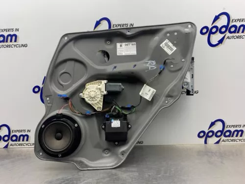 Ruitmechaniek 4Deurs rechts-achter-8247013 Ruitmechaniek 4Deurs rechts-achter-8247013