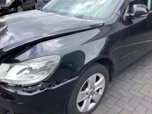 Scherm links-voor-8343596