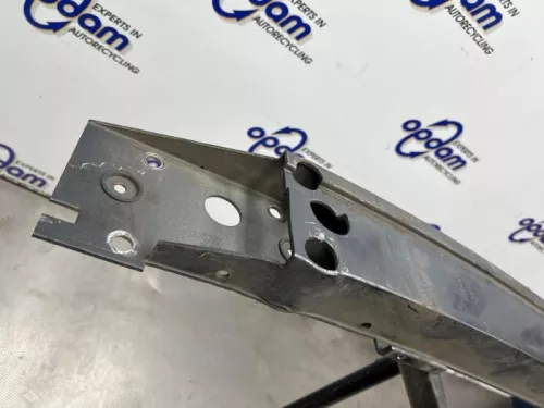 Bumperframe voor-8250166