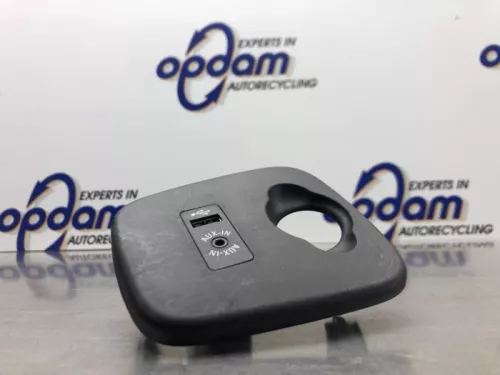 AUX/USB aansluiting-8176299