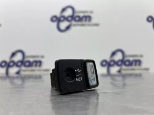 AUX/USB aansluiting-8228325