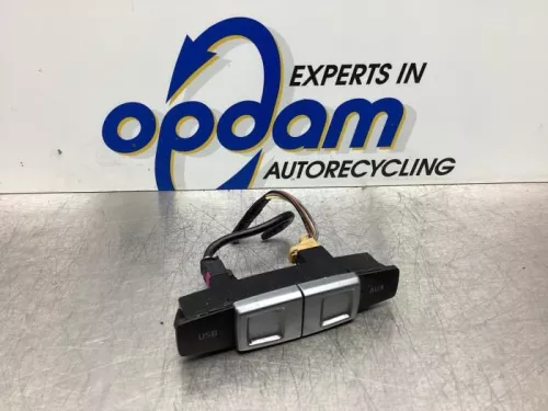 AUX/USB aansluiting-7912569