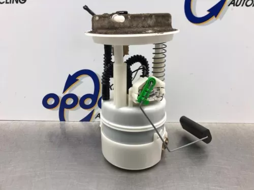 Benzinepomp-8268942