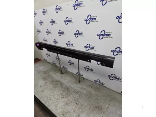 Zijskirt rechts-8350208