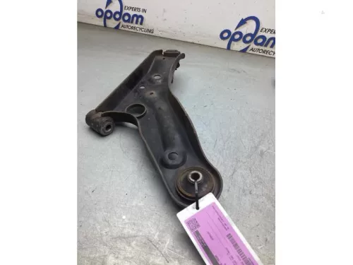 Draagarm onder links-voor-8377726