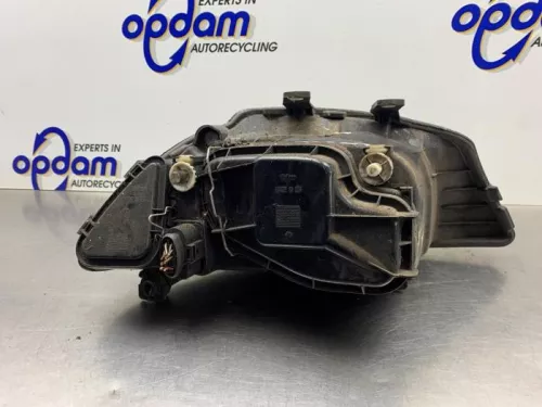 Koplamp links-8375720